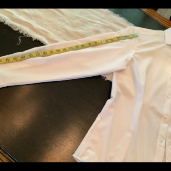 Van Heusen dress shirt - Picture 4 of 6